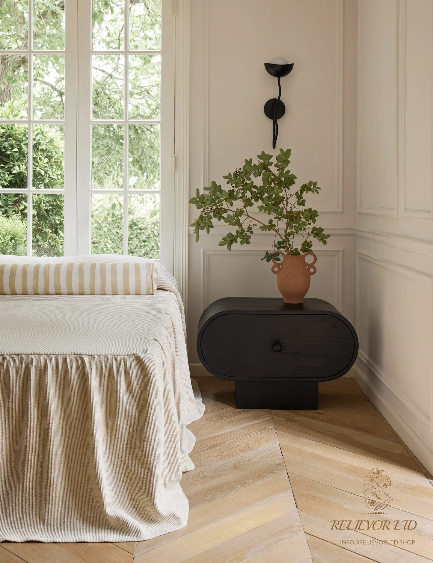 RELIEVOR Scallop Vase