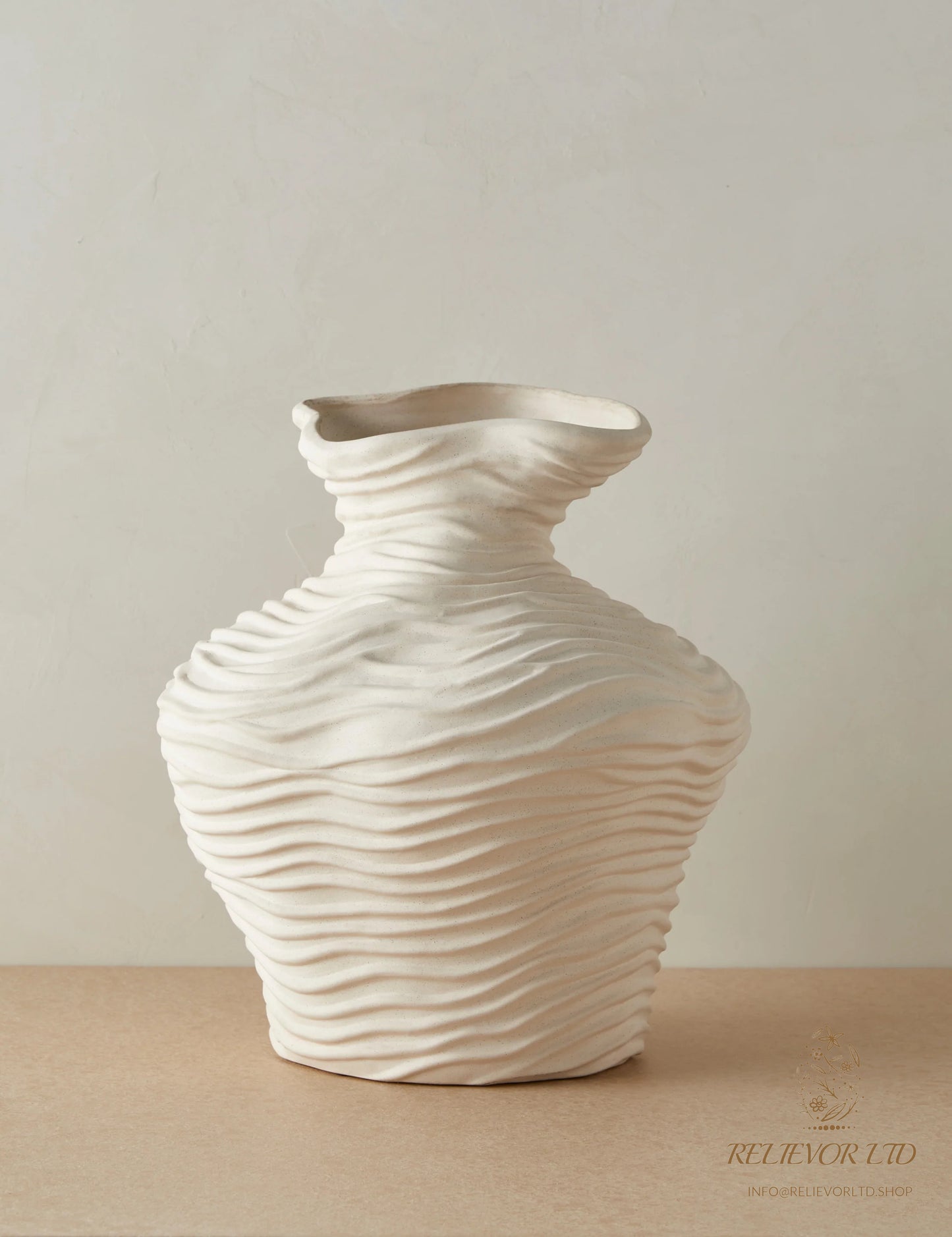 RELIEVOR Wrinkle Vase