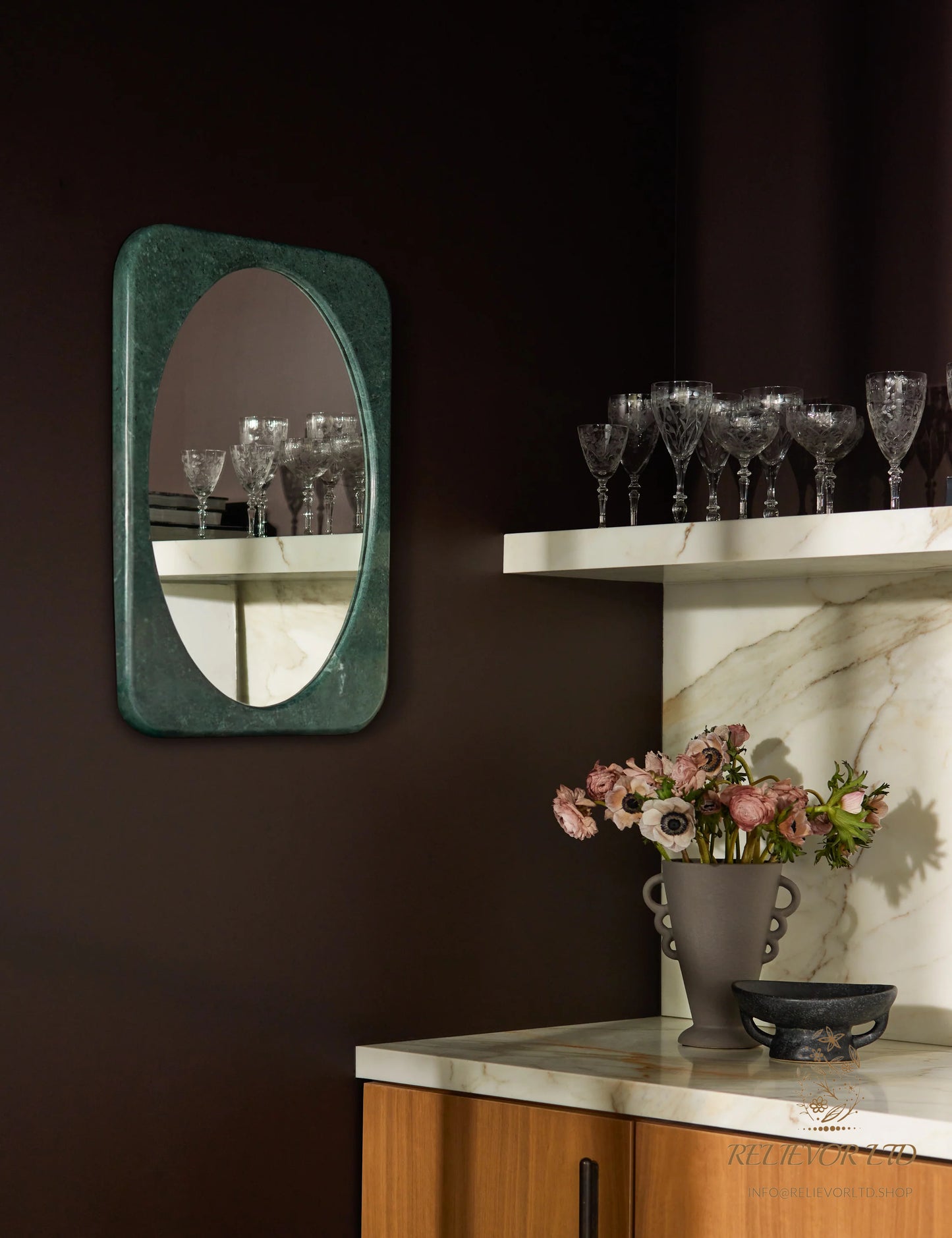 RELIEVOR Panthea Vase