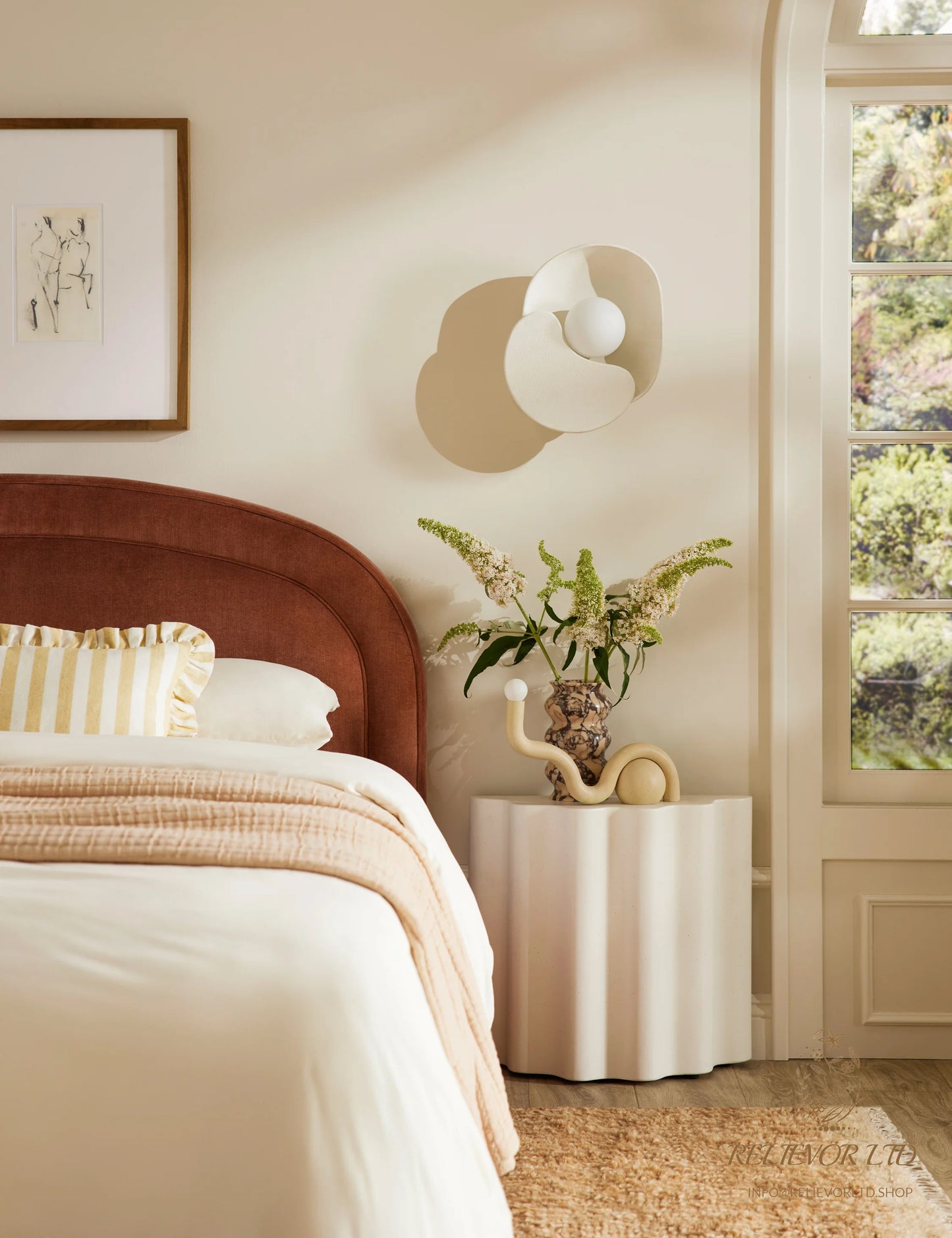 RELIEVOR Zainab Rolling Vase